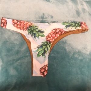 Bathing suit bottoms (cheeky)